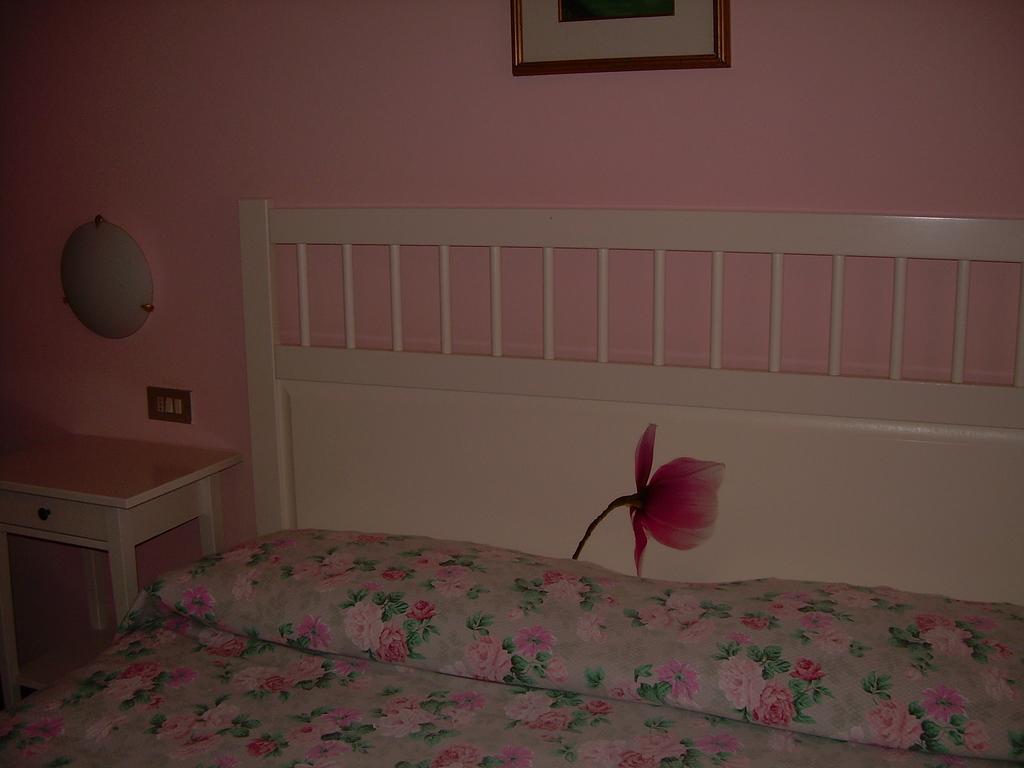 Casa Mary Apartment Brenzone sul Garda Ruang foto