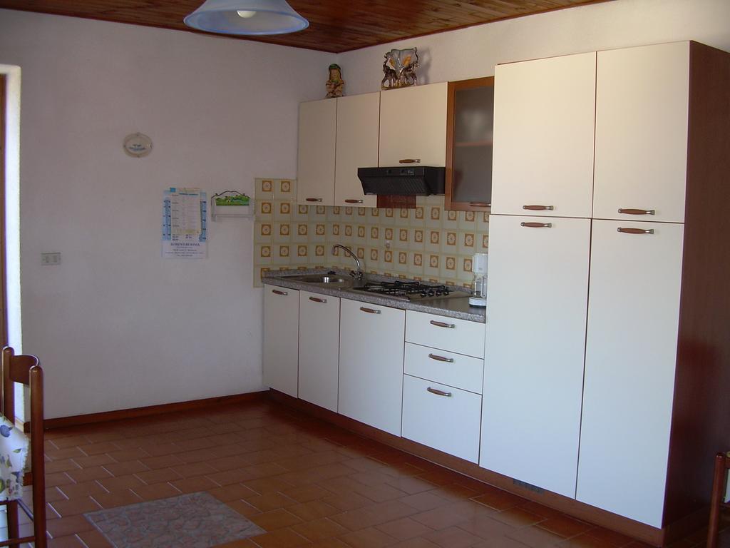 Casa Mary Apartment Brenzone sul Garda Ruang foto