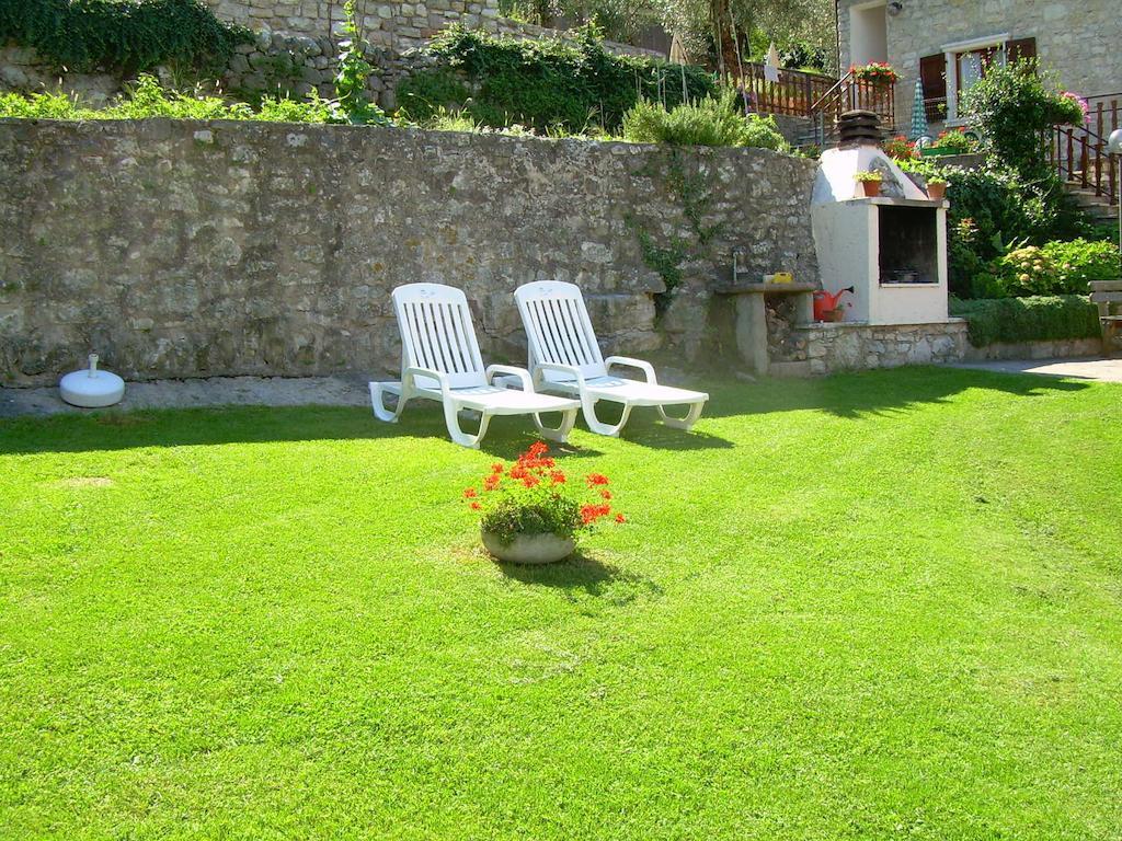 Casa Mary Apartment Brenzone sul Garda Ruang foto