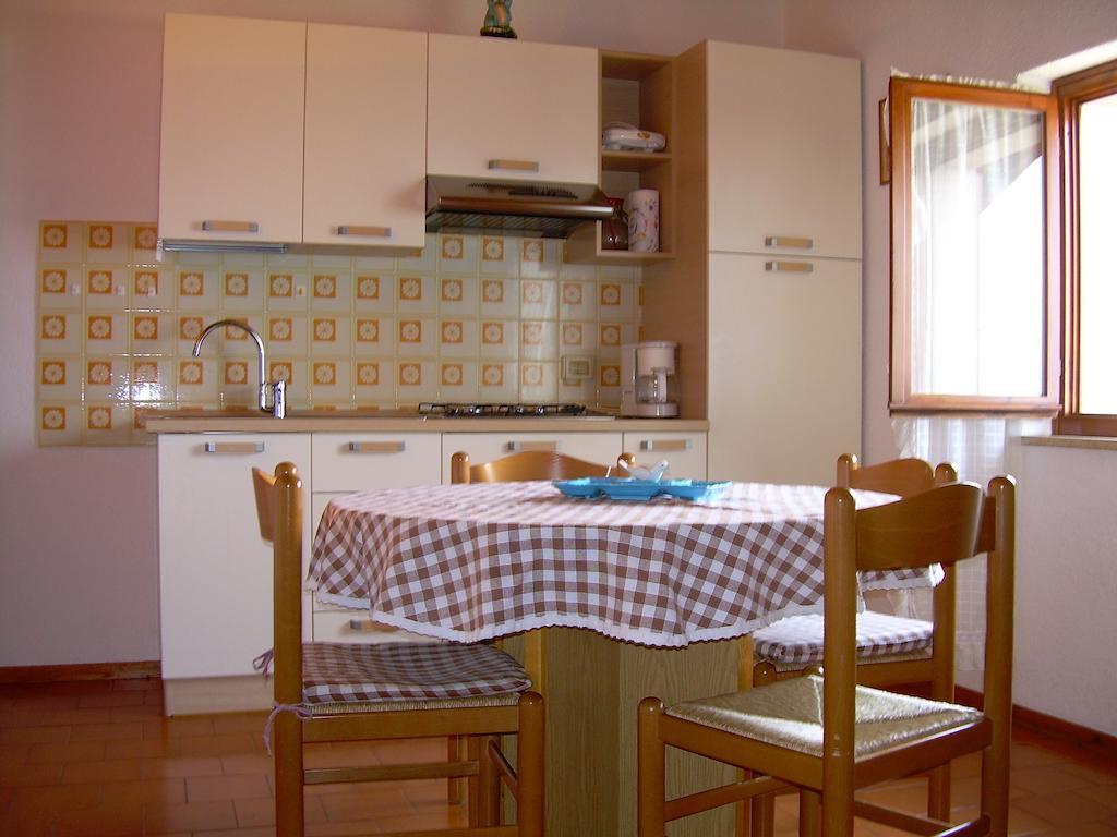 Casa Mary Apartment Brenzone sul Garda Ruang foto