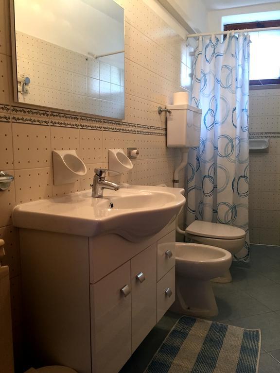 Casa Mary Apartment Brenzone sul Garda Bagian luar foto